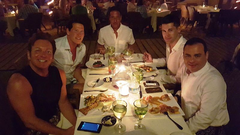 gay dining club Showing nude wife